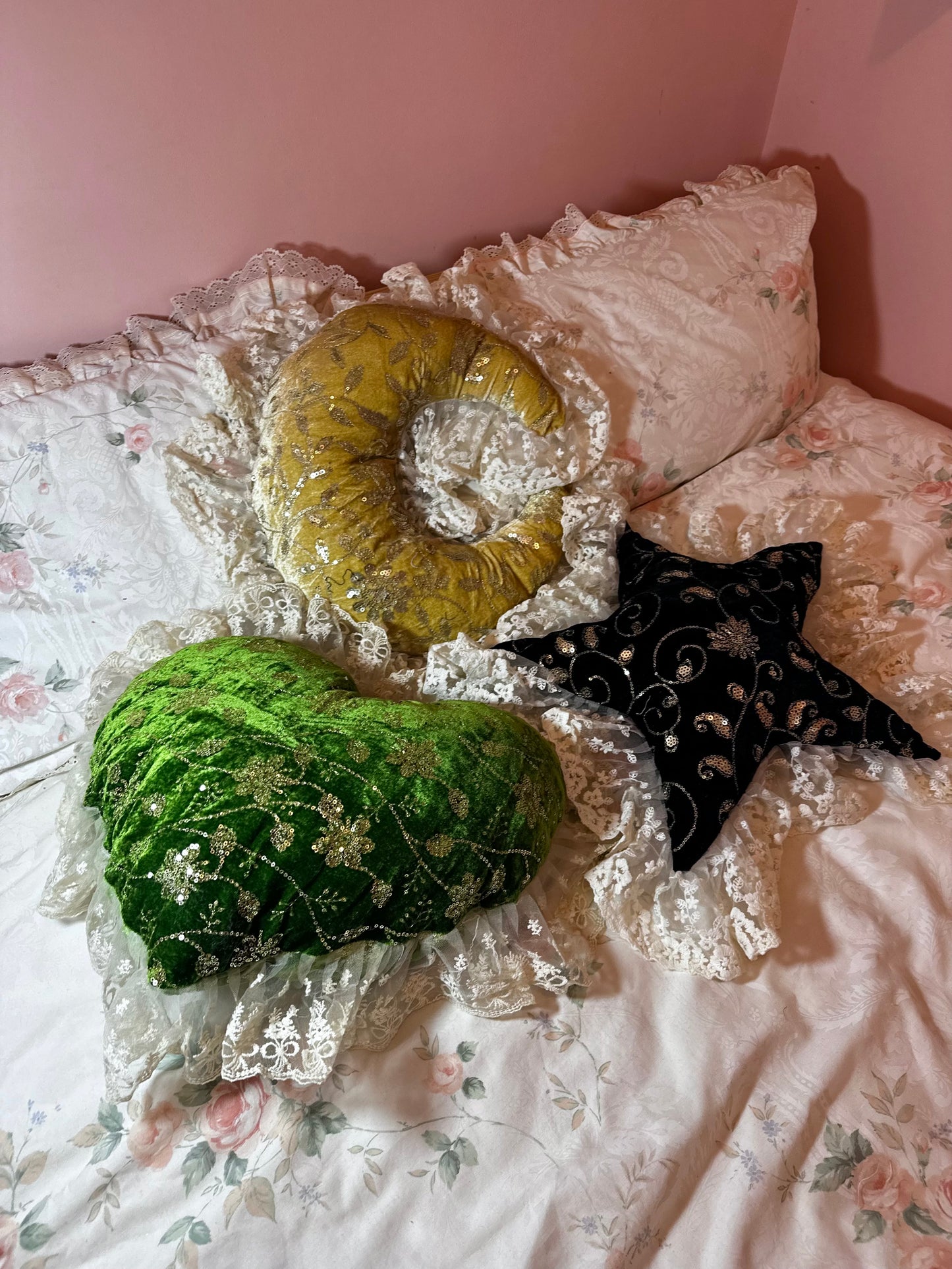 Moon Shaped Lace Pillow in Angel