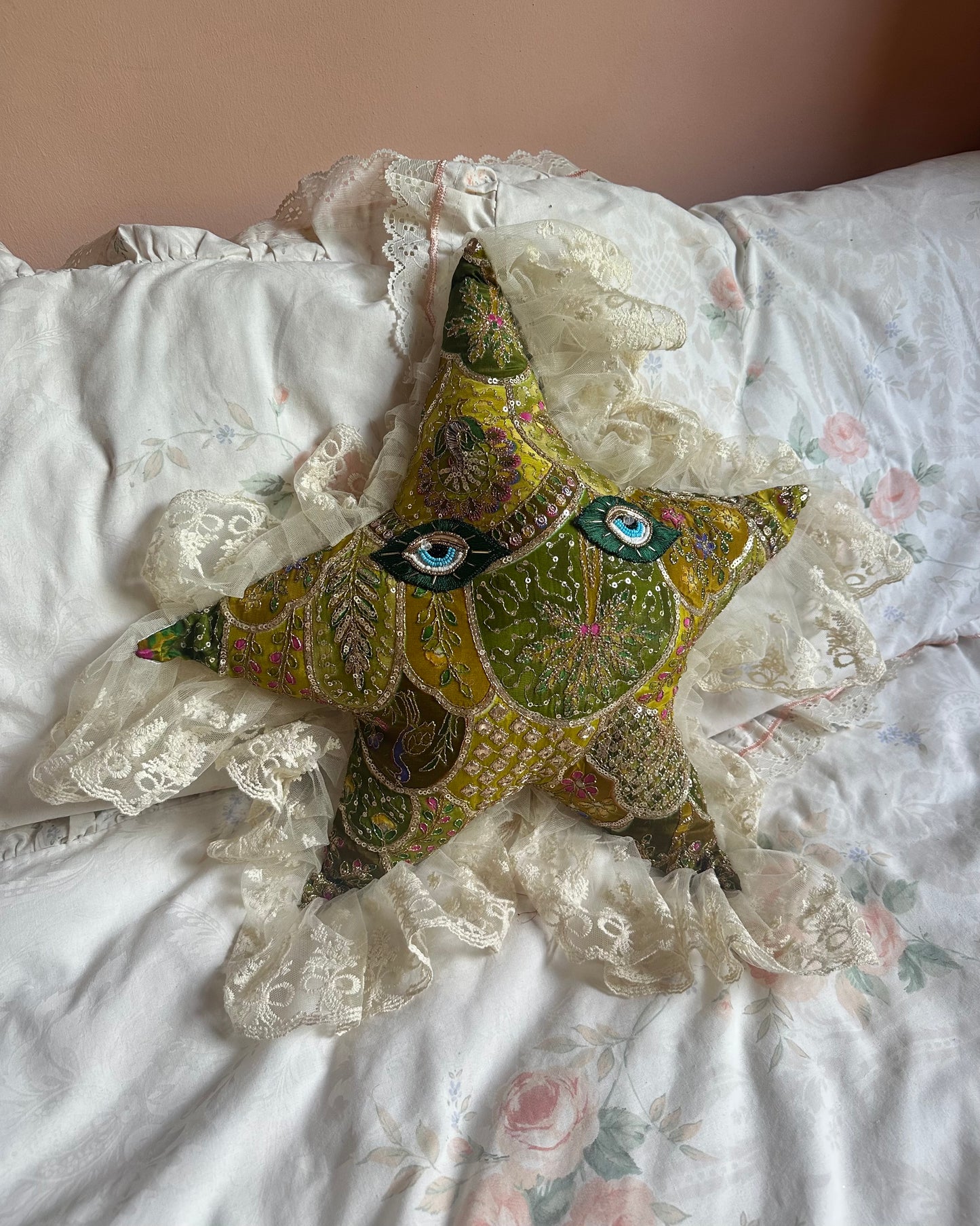 Star Face Shaped Pillow in Swamp Gator