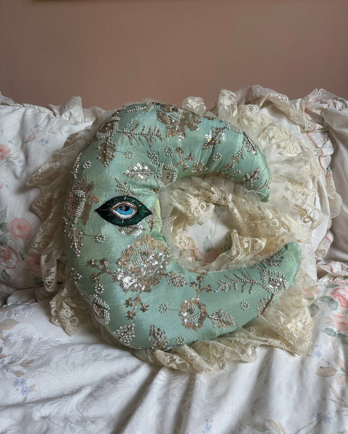 Moonface Pillow in Marianne