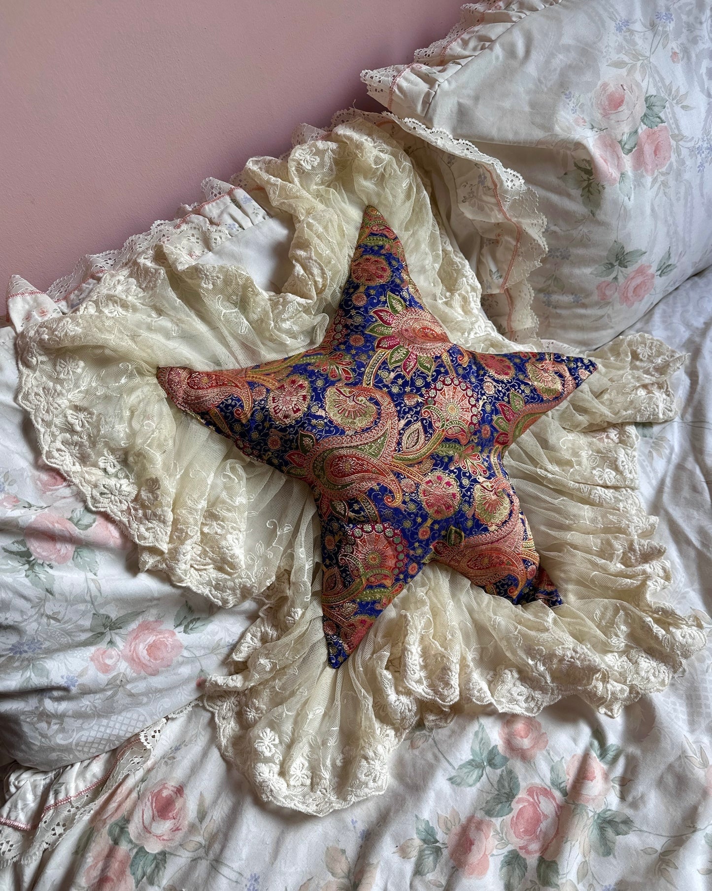 Wonky Star Shaped Pillow in Wintertime