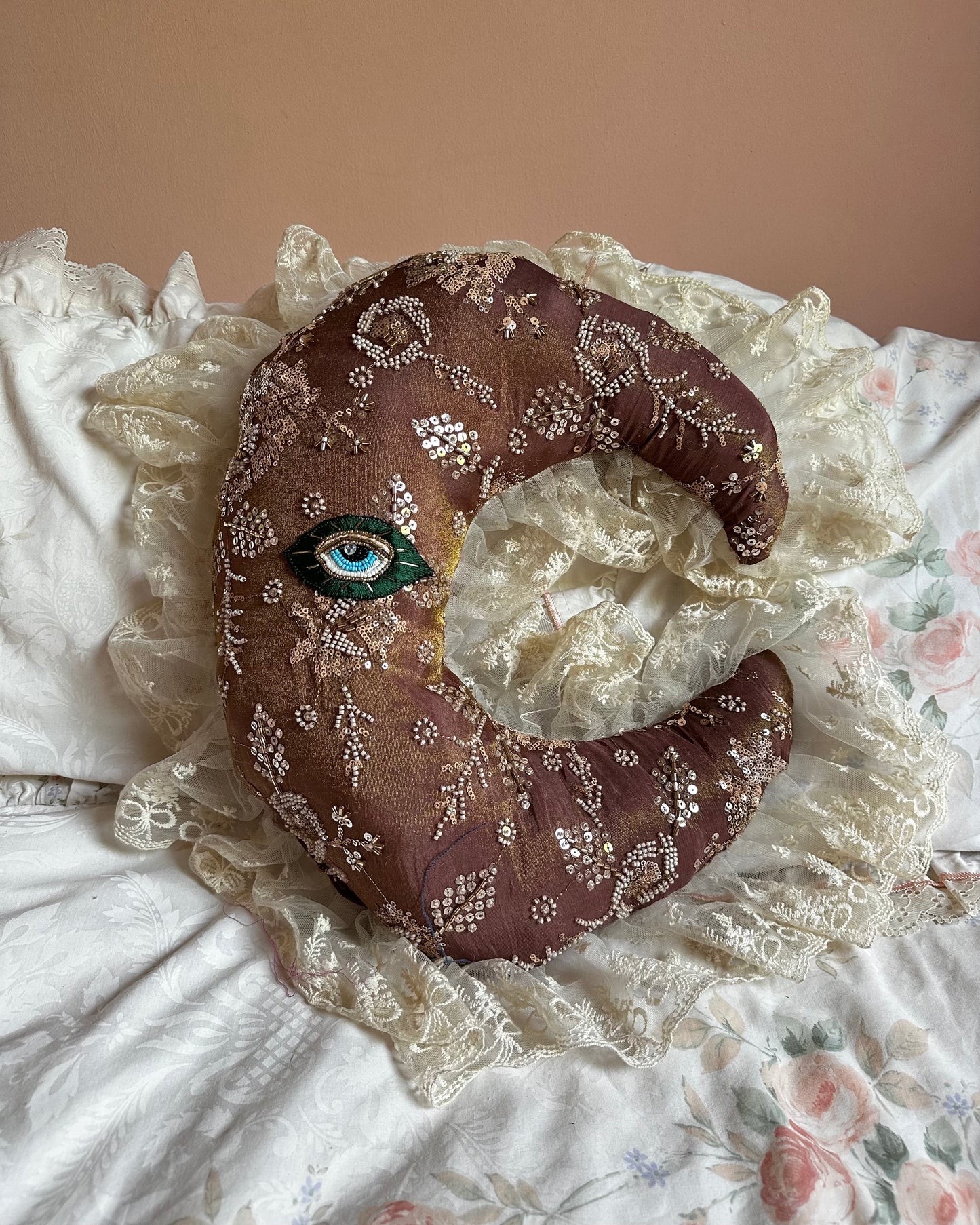 Moonface Pillow in Strawberry Toffee