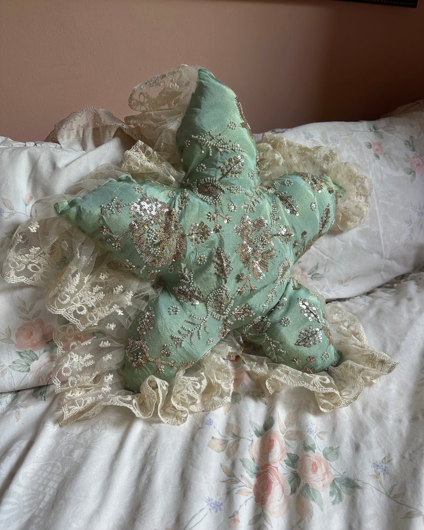 Flower Shaped Pillow in Marianne