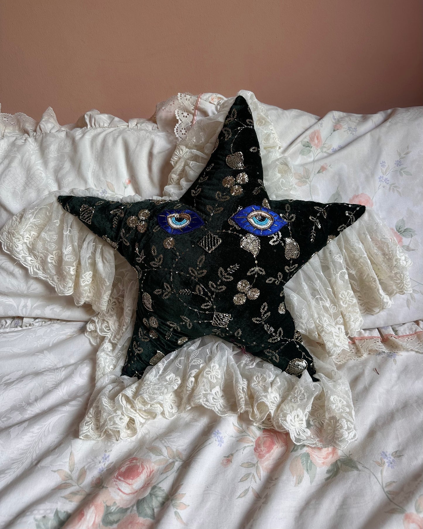 Star Face Shaped Pillow in Evergreen