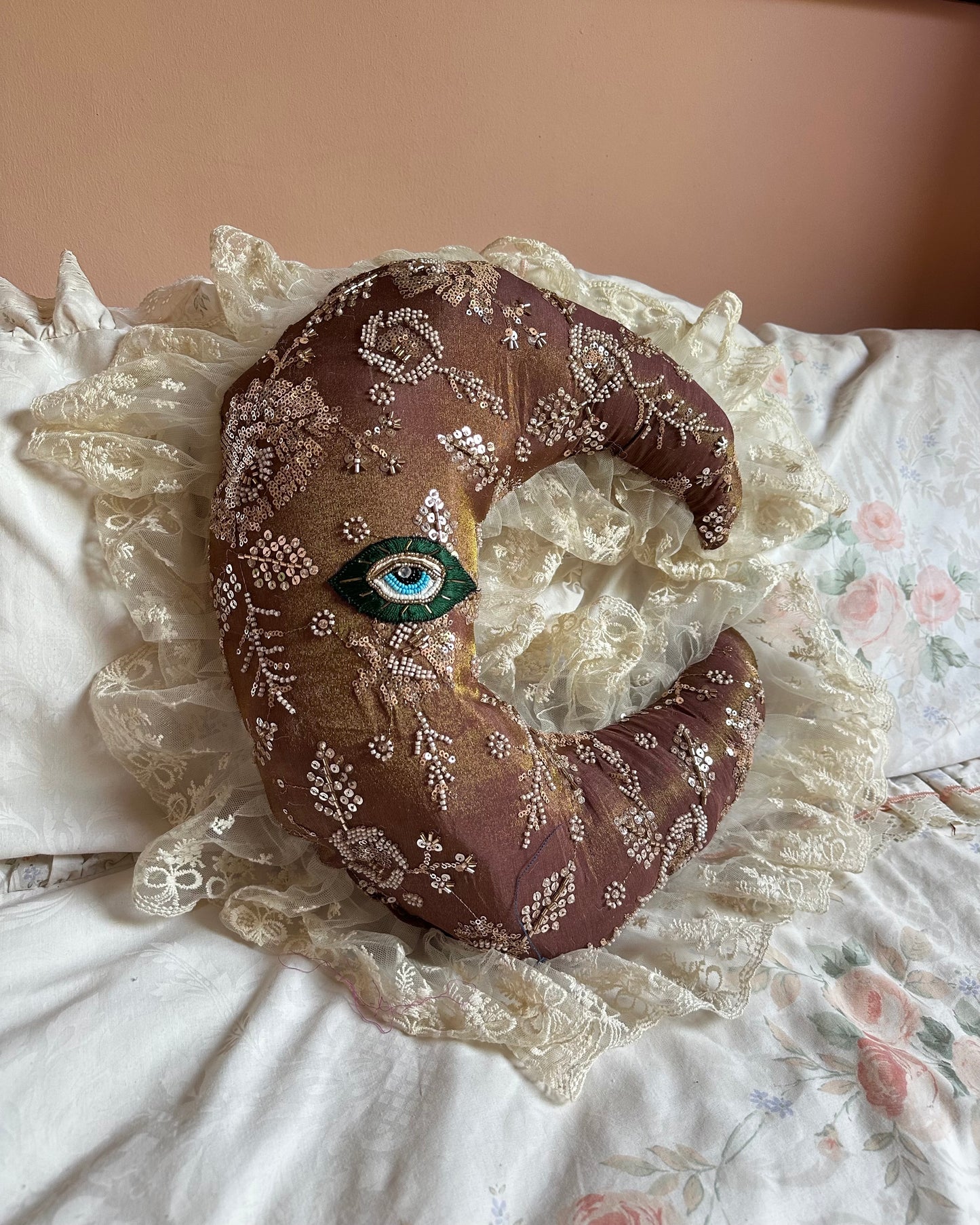 Moonface Pillow in Strawberry Toffee