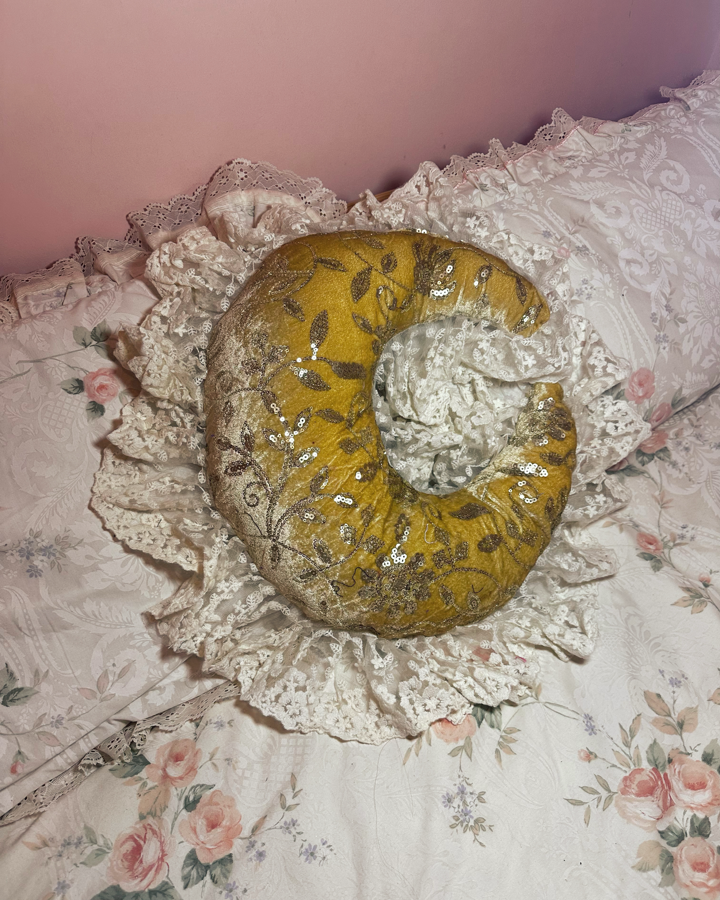 Moon Shaped Lace Pillow in Angel