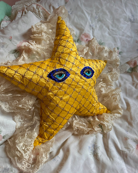 Star Face Shaped Pillow in Lunar Eclipse