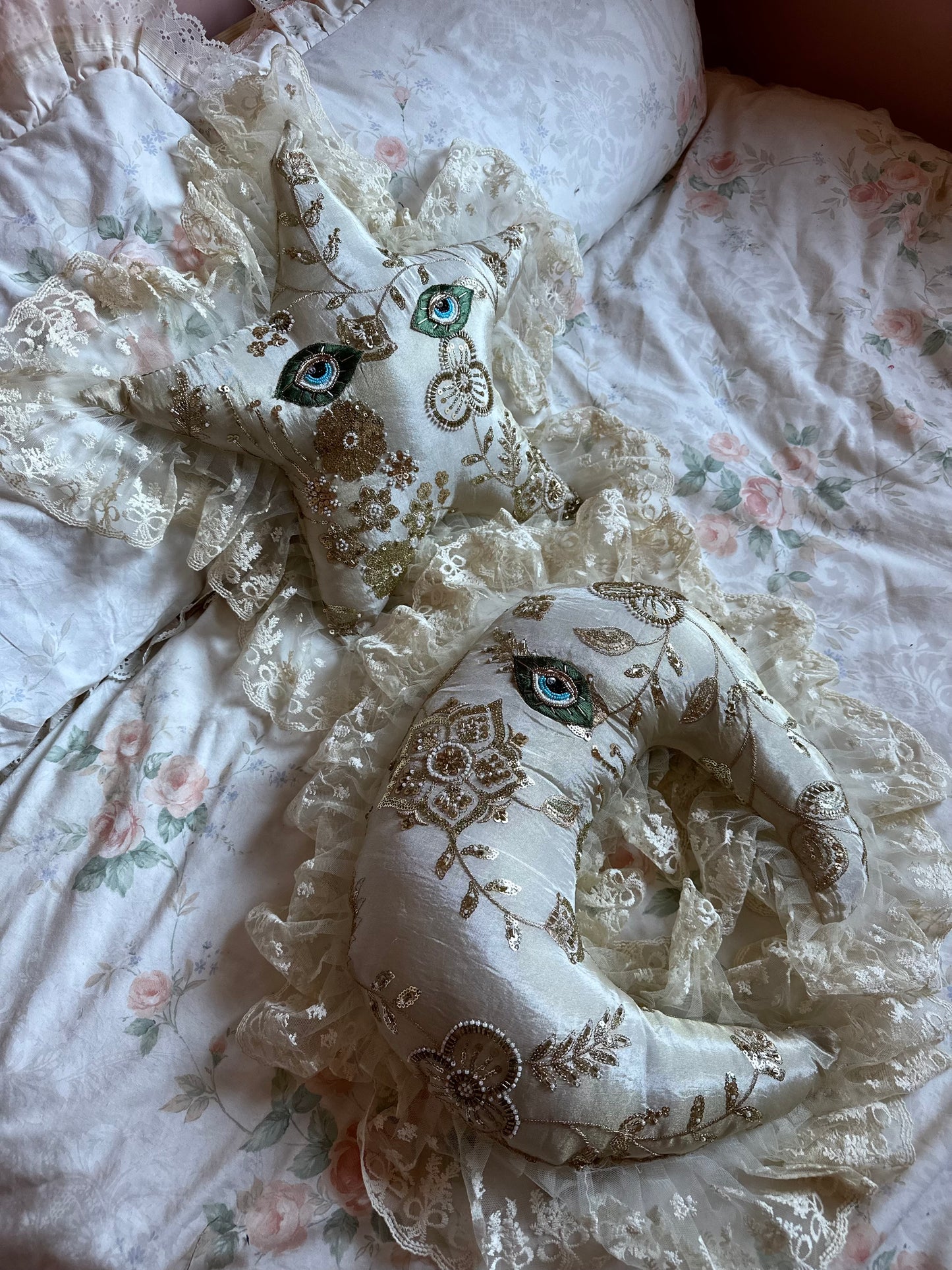 Star Face Shaped Pillow in Gold Dust