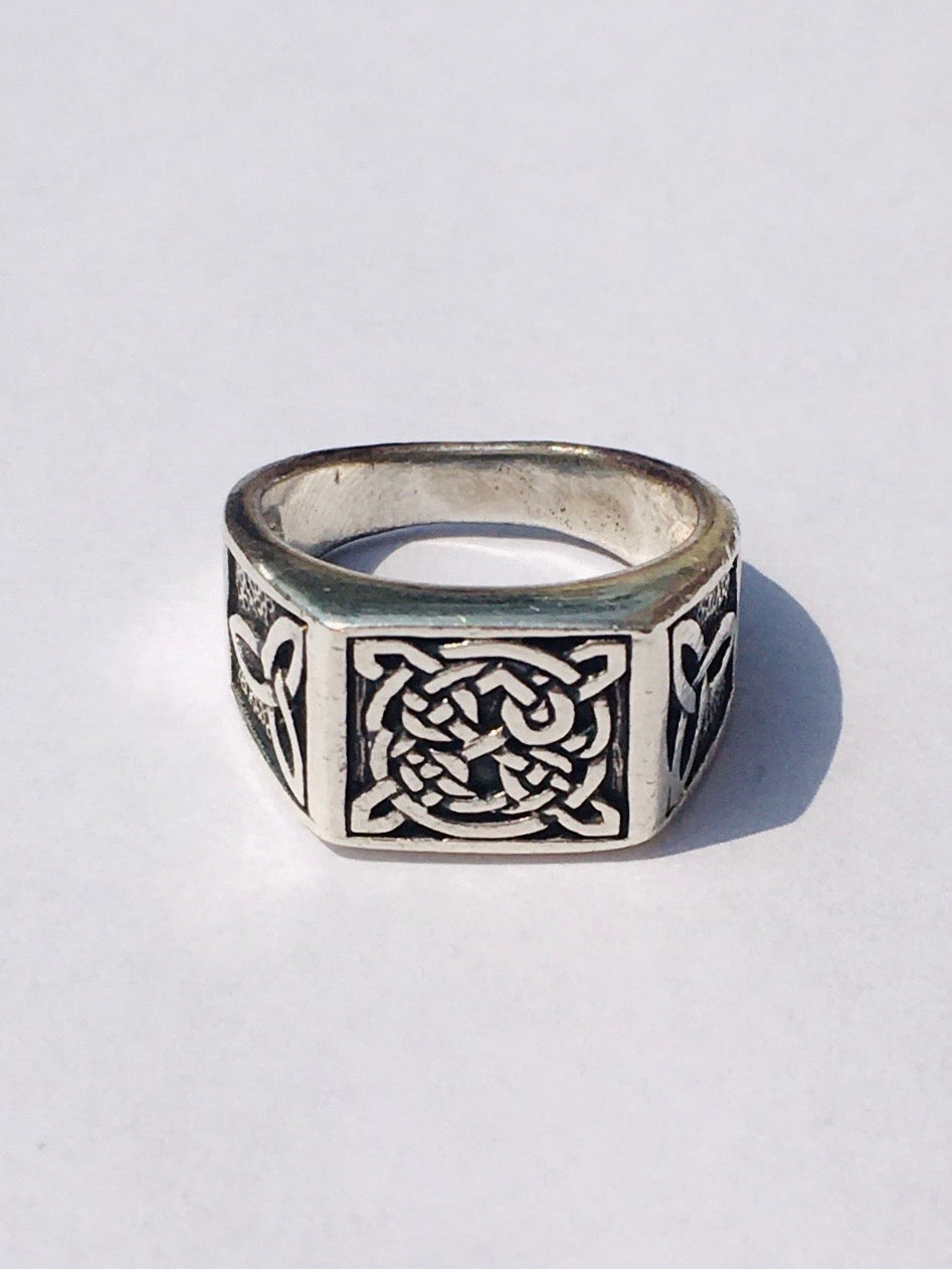 Load image into Gallery viewer, Celtic Dagda Ring
