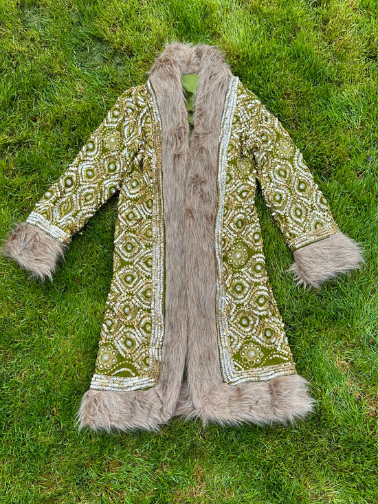 Load image into Gallery viewer, Chameleon Afghan Coat Size S-M

